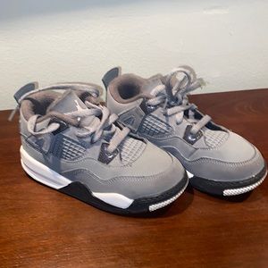 Toddler boy Jordan’s size 10 still in fair condition